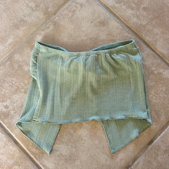 Set of 2 - NWOT princess polly tops size 4 Mani and Dubios - Picture 10 of 11